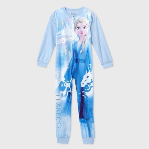 Girls' Frozen 2 'Fearless' Princess Elsa Sleeper with Cape, Blue, M