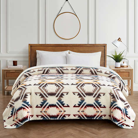 Pendleton Sherpa Fleece Blanket - Queen size