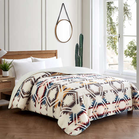 Pendleton Sherpa Fleece Blanket - Queen size