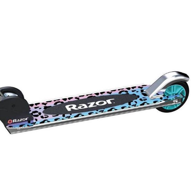 Razor A 2 Wheel Scooter Special Edition, Hologram Leopard | US2DK